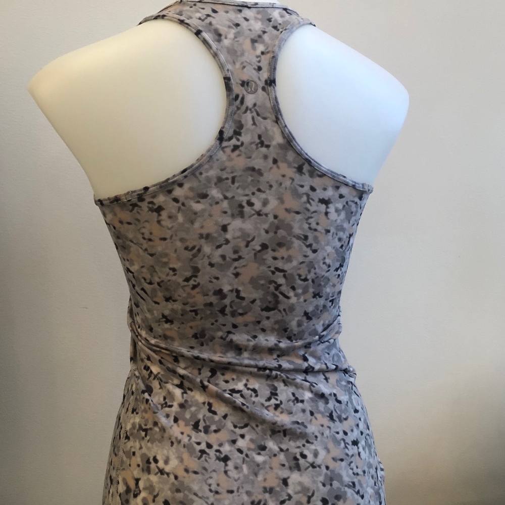 🍋 Lululemon Racerback tank - Picture 5 of 8